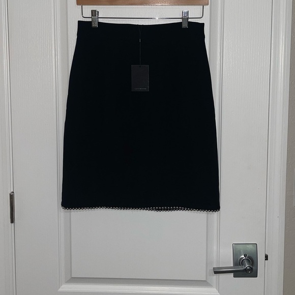 NEW ALEXANDER WANG Studded Accent
Elegant Black Skirt Ball Chain Embellished Hem - Picture 5 of 10